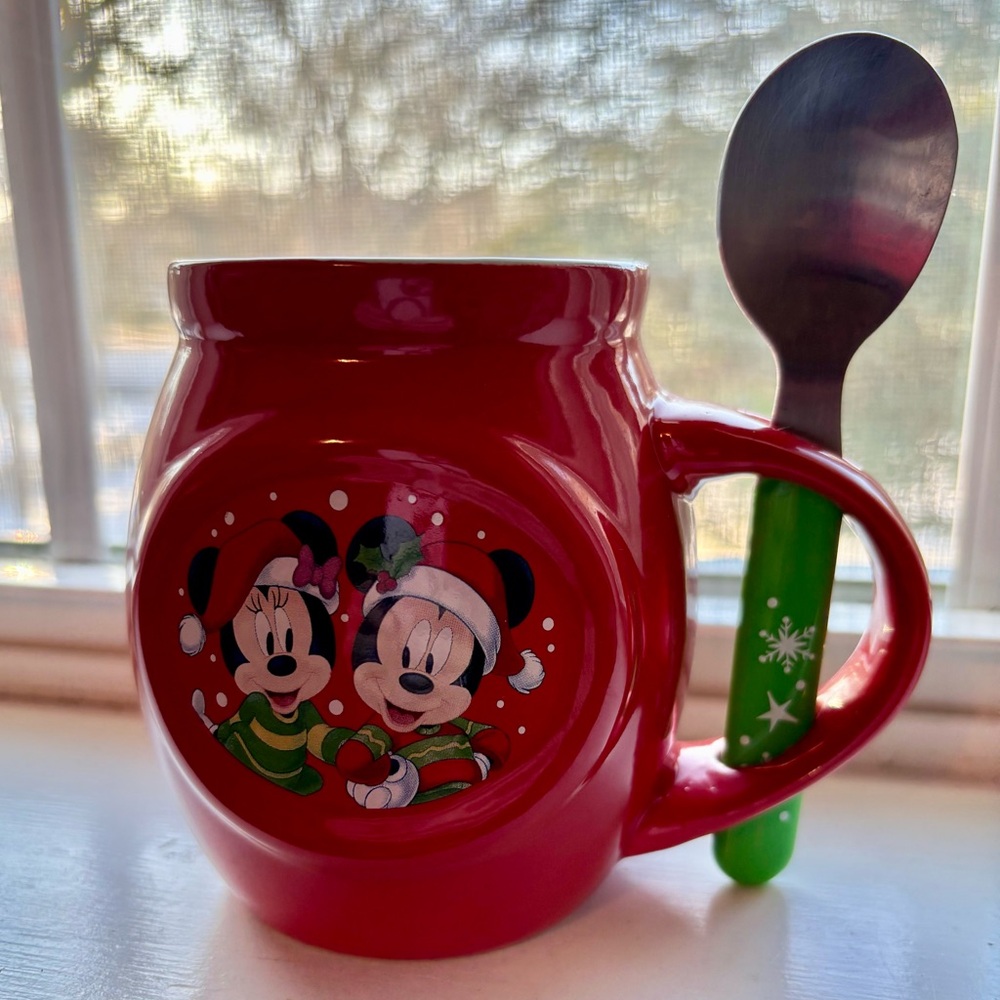 Disney Mickey and Minnie Holiday Red Hot Chocolate/Coffee Mug  & Spoon
